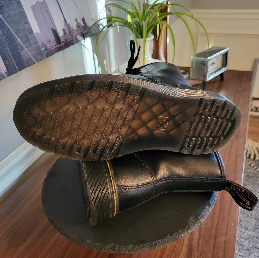 Doc Martin Boots - Picture 8 of 10